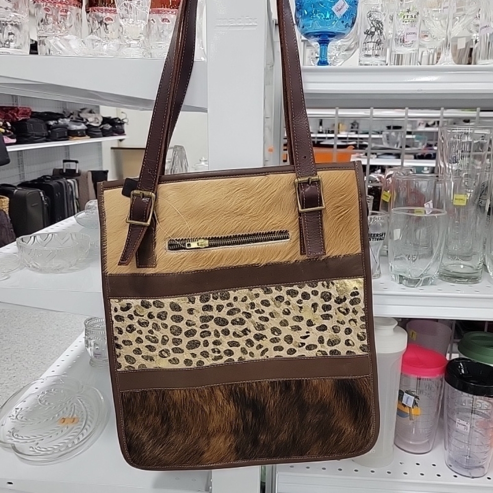 Elegant Leopard Print Tote Bag